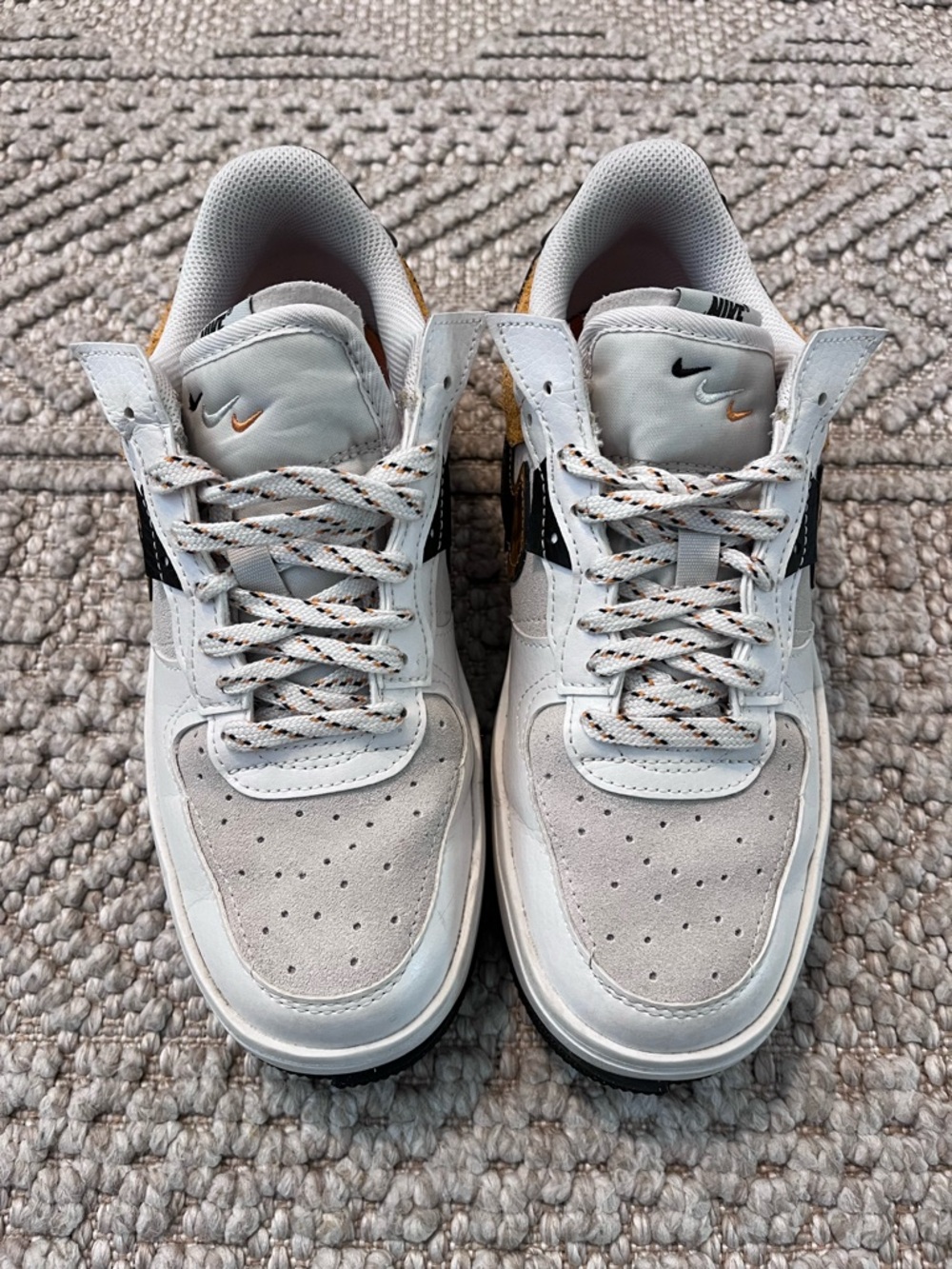 Nike Air Force Fontanka Shoes - Picture 2 of 10